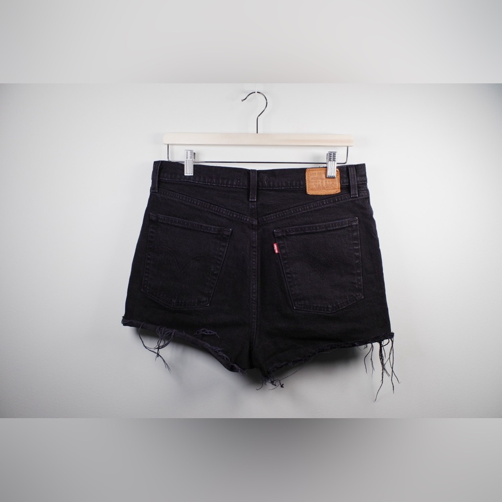 Levi’s Ribcage Short - Picture 2 of 4